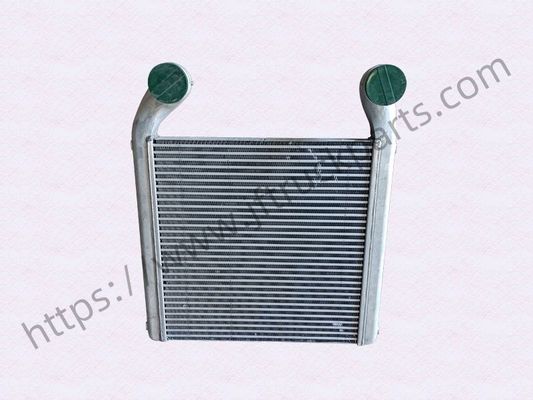 Petit intercoolant WG9925530127 pour SINOTRUK HOWO A7 SITRAK C7H Pièces de réservoirs d'eau pour camions