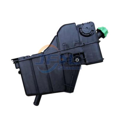Réservoir d'eau de radiateur de camion Réservoir d'expansion de liquide de refroidissement 005003049 A0005003449 A0005003849 pour Mercedes Benz Actros